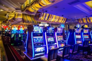evos platform showing sportsbook, live dealer, and slots categories